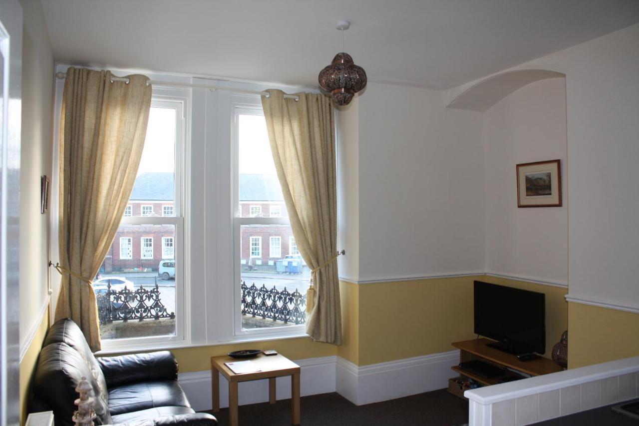 Apartment No3 By The Sea *